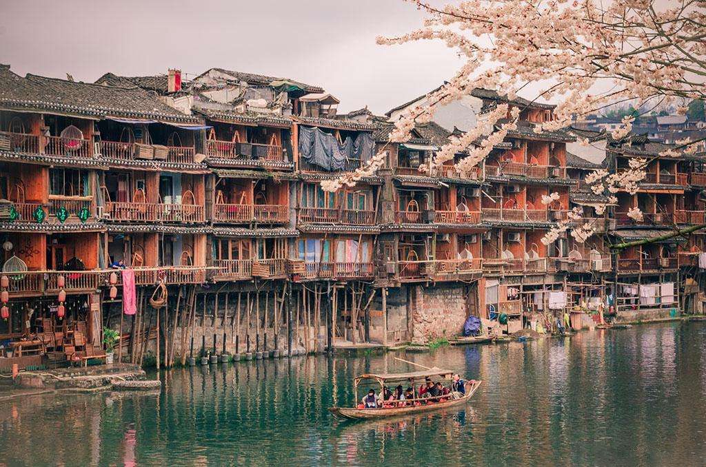 濾中濾開水器進駐湖南省湘西吉首市！